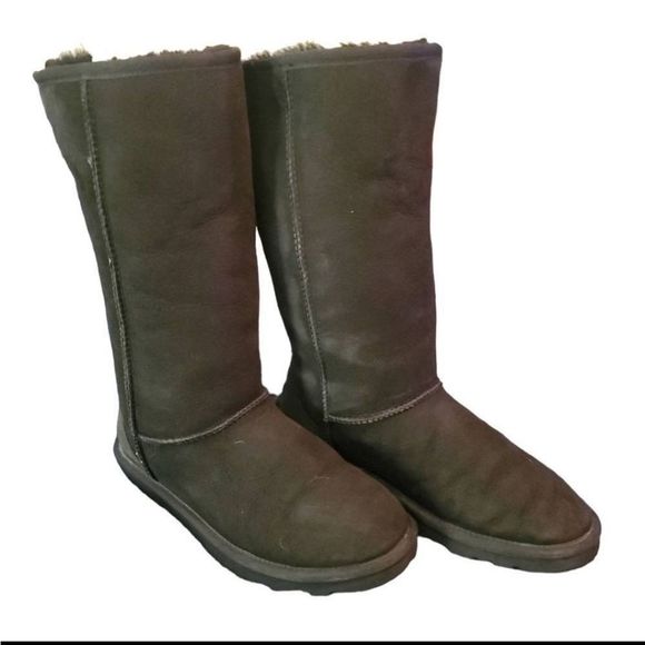 UGG Classic Tall Boots - Picture 4 of 7